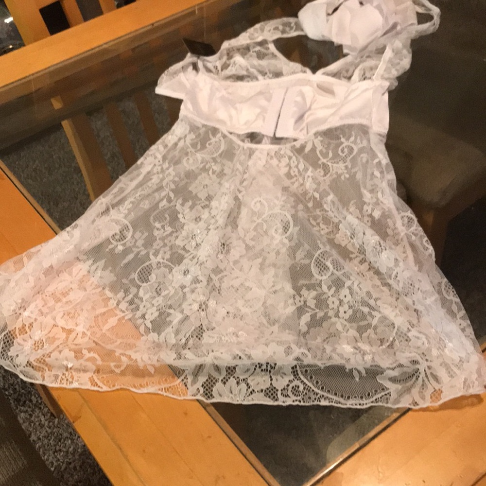 New 2 piece nightgown w/gstring size small